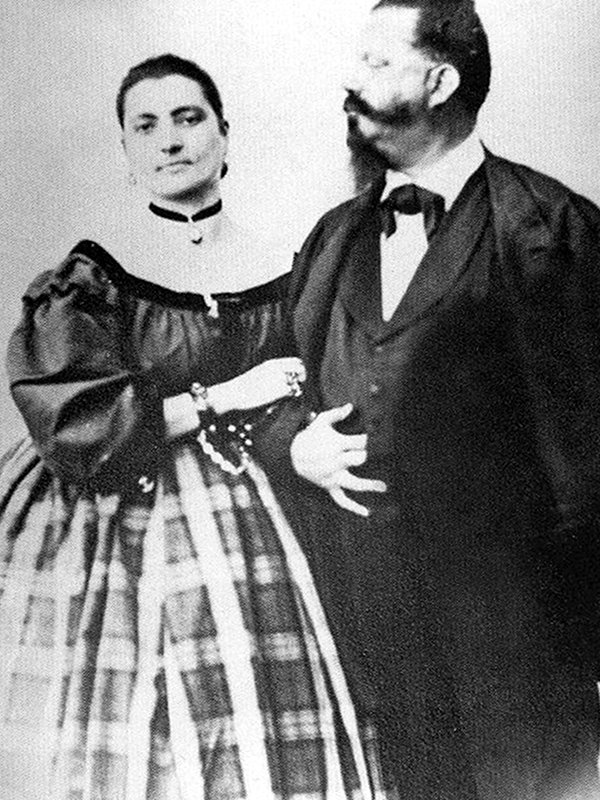 Vittorio Emanuele II e Rosa Vercellana, fotografia b/n.